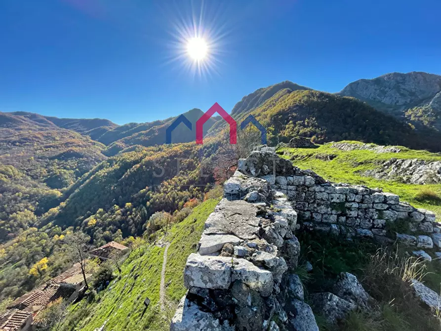 Immagine 41 di Casa semindipendente in vendita  a Bagni Di Lucca