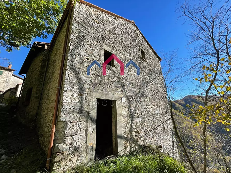 Immagine 8 di Casa semindipendente in vendita  a Bagni Di Lucca