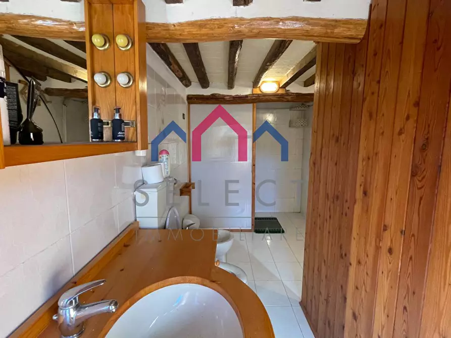 Immagine 37 di Terratetto in vendita  a Bagni Di Lucca