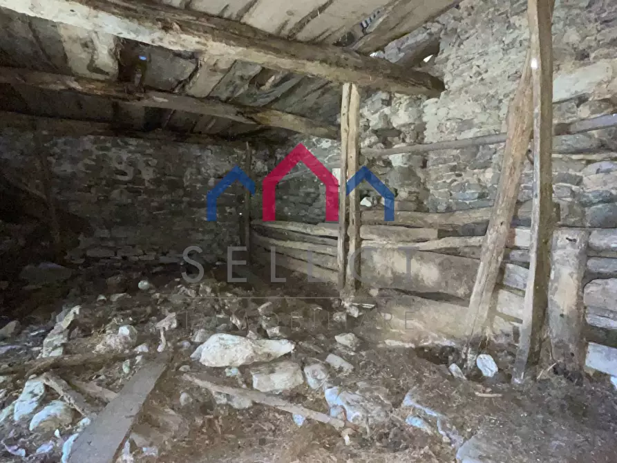 Immagine 43 di Rustico / casale in vendita  a Fabbriche Di Vergemoli