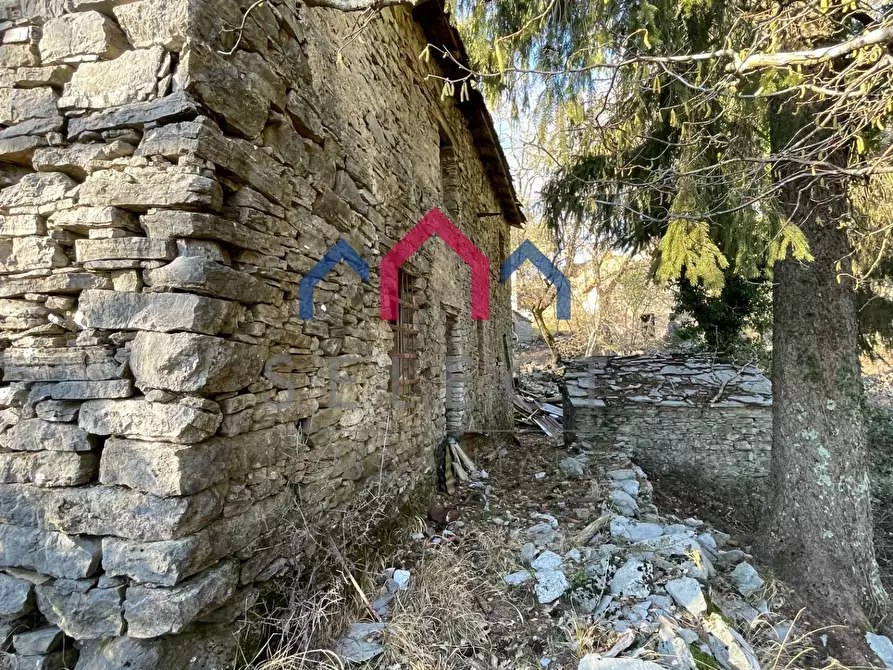 Immagine 44 di Rustico / casale in vendita  a Fabbriche Di Vergemoli