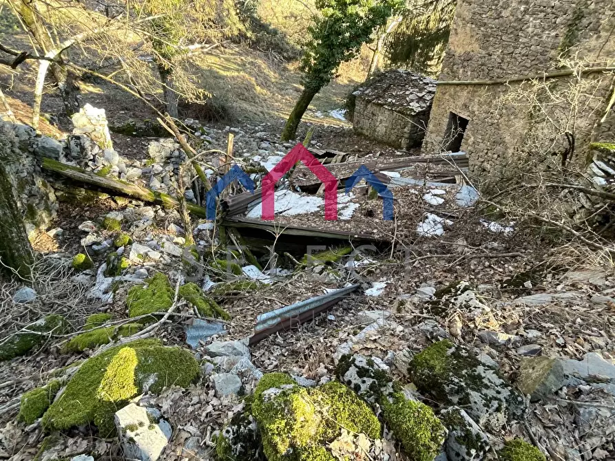 Immagine 30 di Rustico / casale in vendita  a Fabbriche Di Vergemoli
