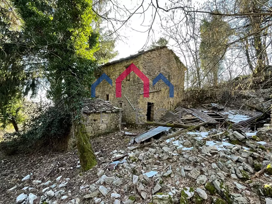Immagine 2 di Rustico / casale in vendita  a Fabbriche Di Vergemoli