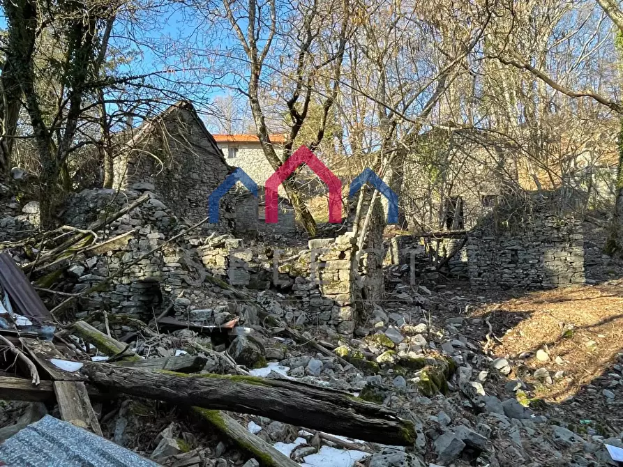 Immagine 38 di Rustico / casale in vendita  a Fabbriche Di Vergemoli