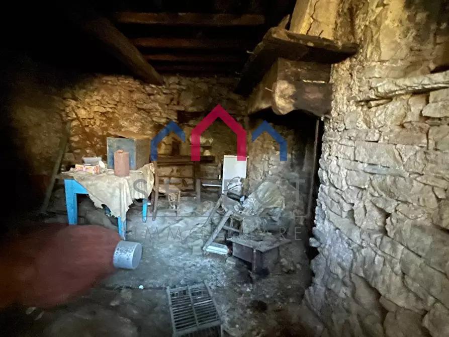 Immagine 41 di Rustico / casale in vendita  a Fabbriche Di Vergemoli