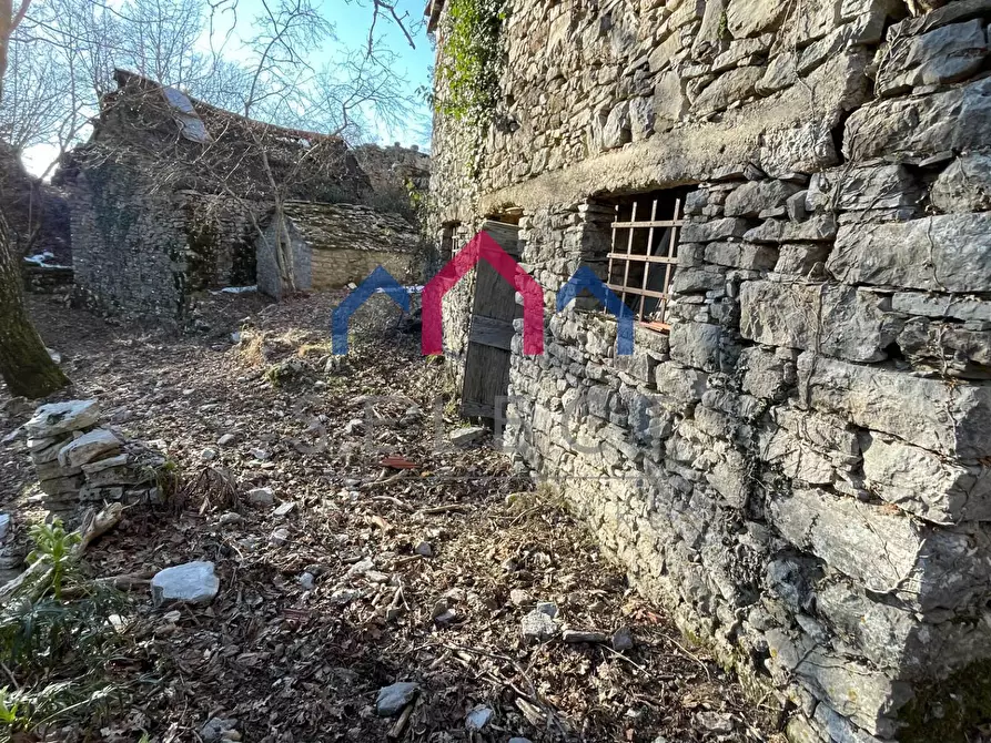 Immagine 60 di Rustico / casale in vendita  a Fabbriche Di Vergemoli