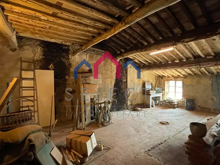 Immagine 63 di Palazzo in vendita  a Borgo A Mozzano