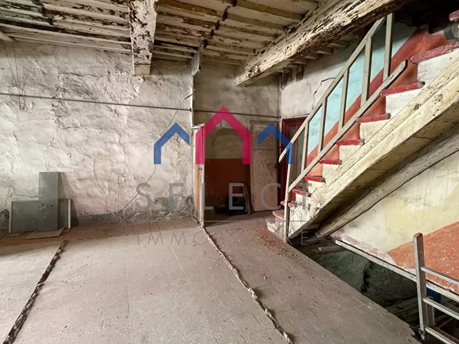 Immagine 58 di Palazzo in vendita  a Borgo A Mozzano