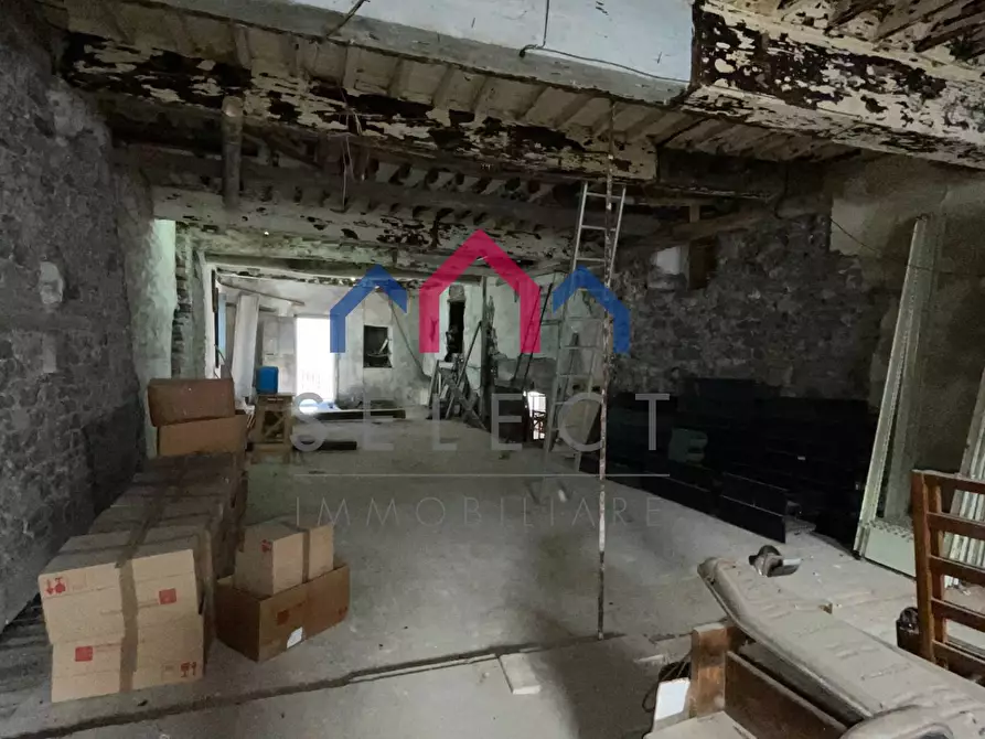 Immagine 34 di Palazzo in vendita  a Borgo A Mozzano