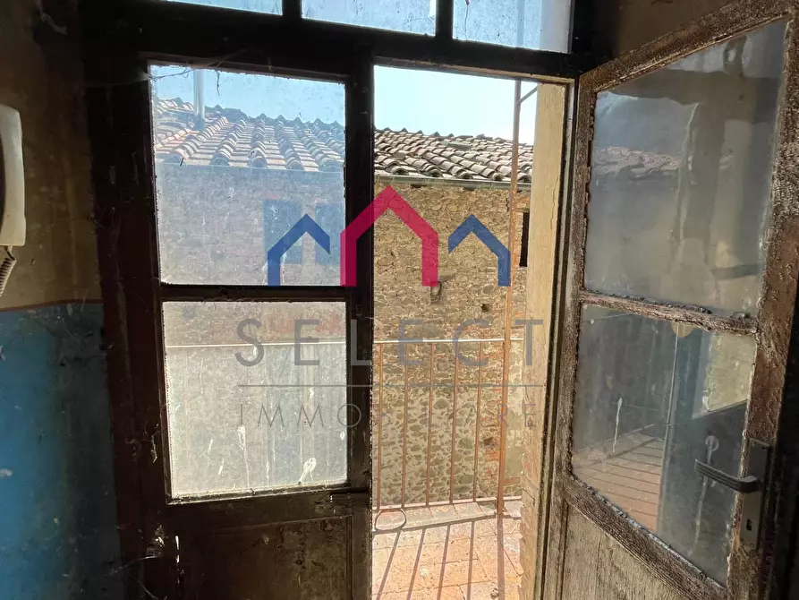 Immagine 46 di Palazzo in vendita  a Borgo A Mozzano