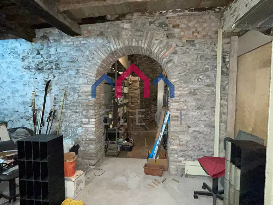 Immagine 13 di Palazzo in vendita  a Borgo A Mozzano