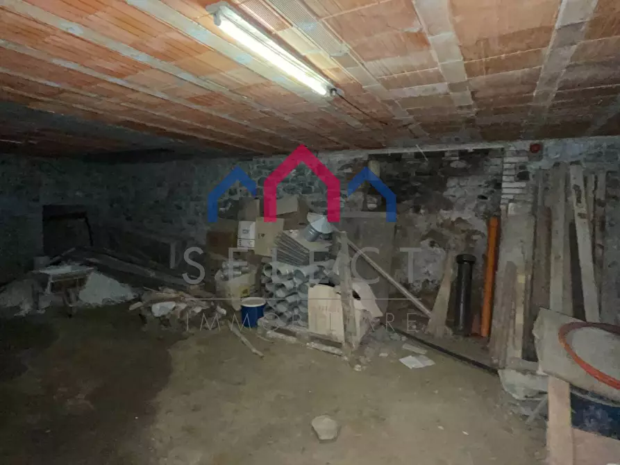 Immagine 17 di Palazzo in vendita  a Borgo A Mozzano