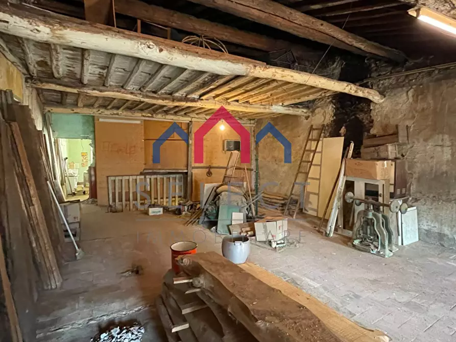 Immagine 69 di Palazzo in vendita  a Borgo A Mozzano