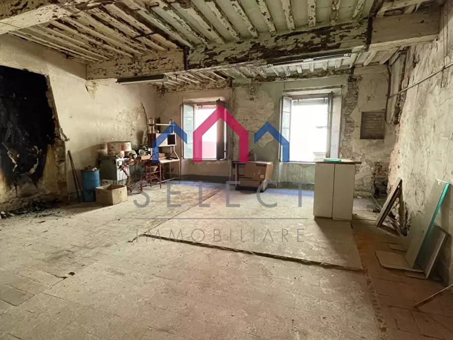 Immagine 55 di Palazzo in vendita  a Borgo A Mozzano