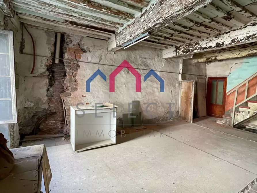 Immagine 51 di Palazzo in vendita  a Borgo A Mozzano