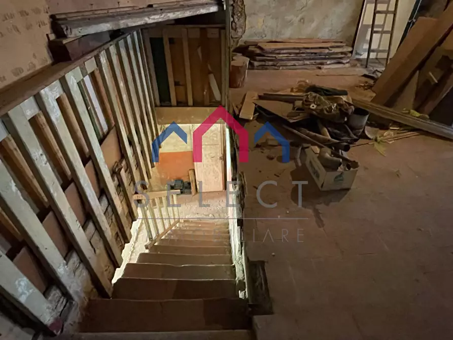 Immagine 61 di Palazzo in vendita  a Borgo A Mozzano