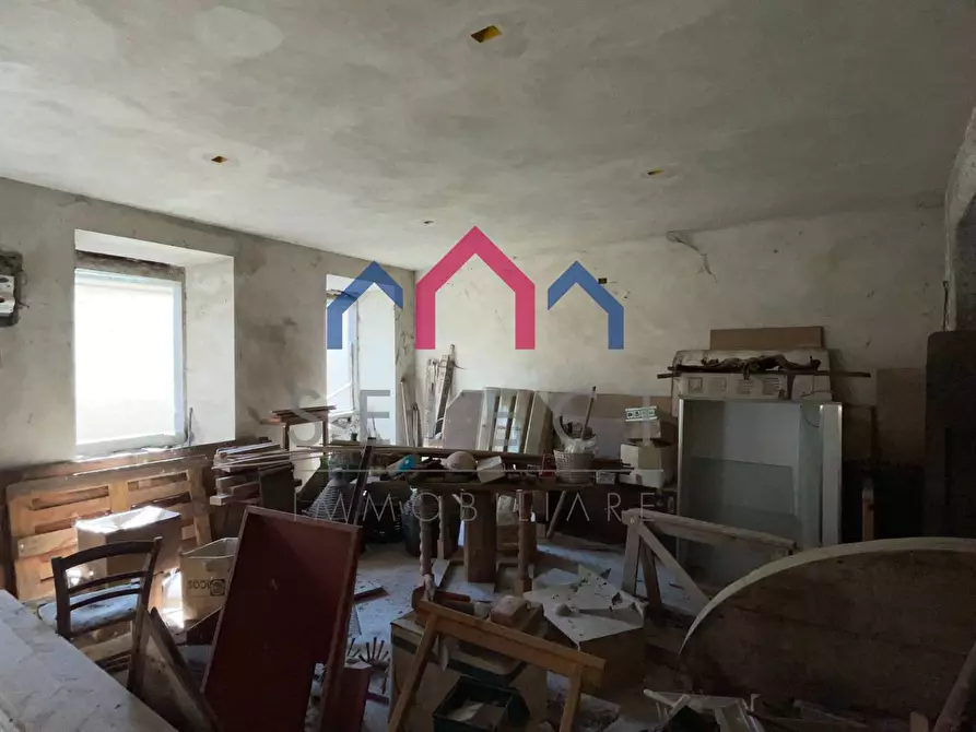 Immagine 23 di Palazzo in vendita  a Borgo A Mozzano