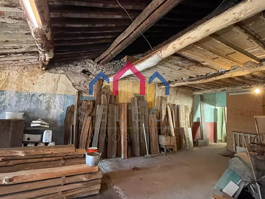 Immagine 72 di Palazzo in vendita  a Borgo A Mozzano