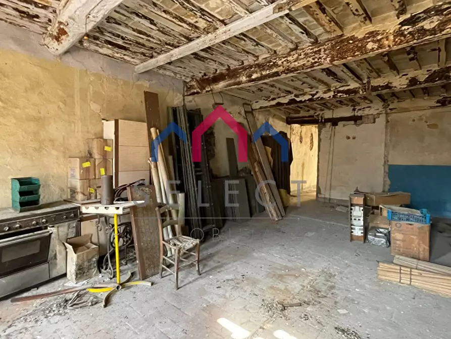 Immagine 42 di Palazzo in vendita  a Borgo A Mozzano