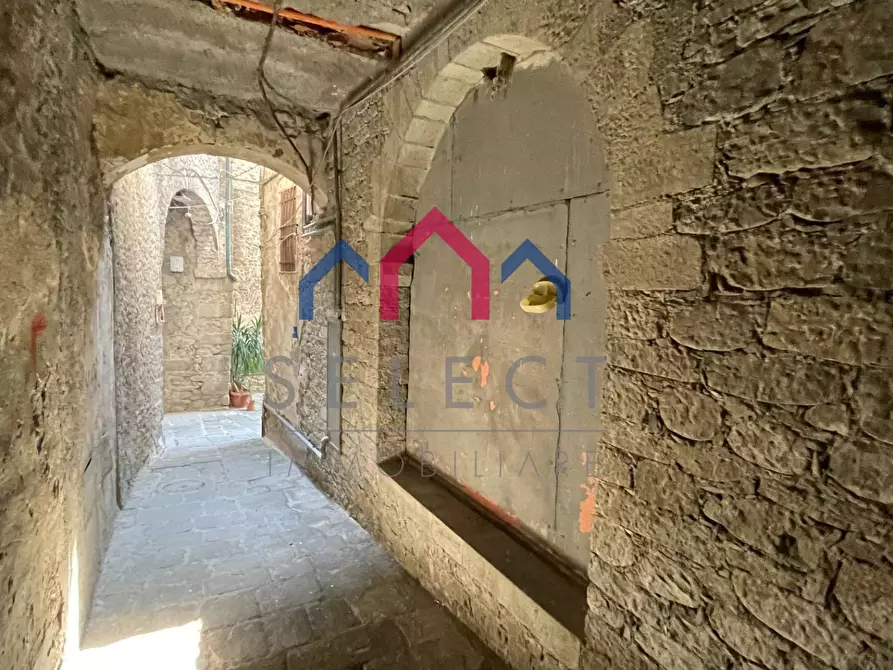 Immagine 7 di Palazzo in vendita  a Borgo A Mozzano