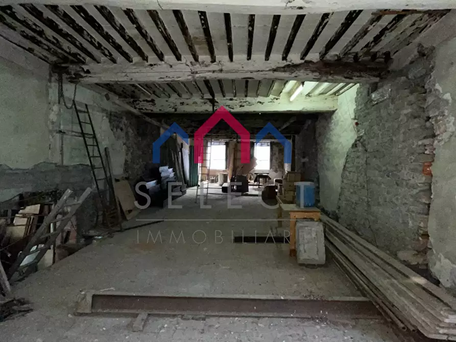 Immagine 30 di Palazzo in vendita  a Borgo A Mozzano