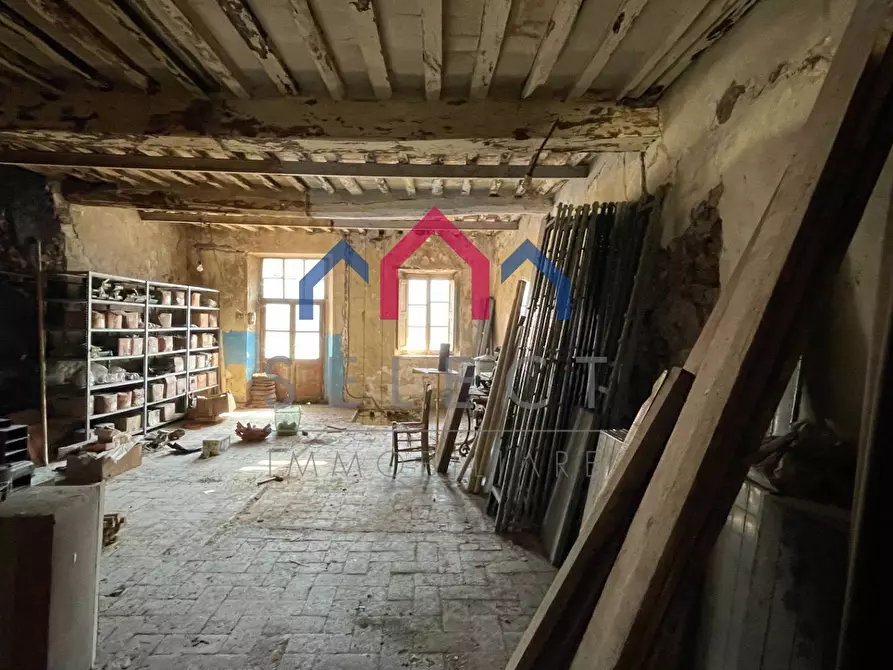 Immagine 38 di Palazzo in vendita  a Borgo A Mozzano