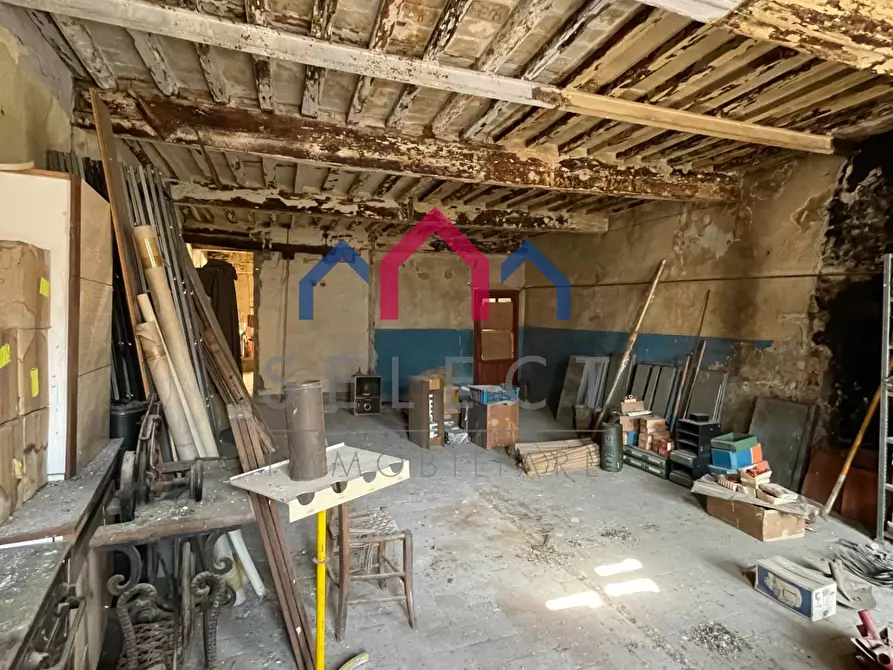 Immagine 44 di Palazzo in vendita  a Borgo A Mozzano