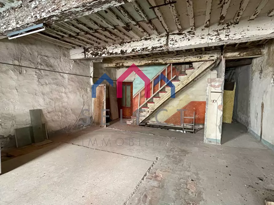 Immagine 52 di Palazzo in vendita  a Borgo A Mozzano