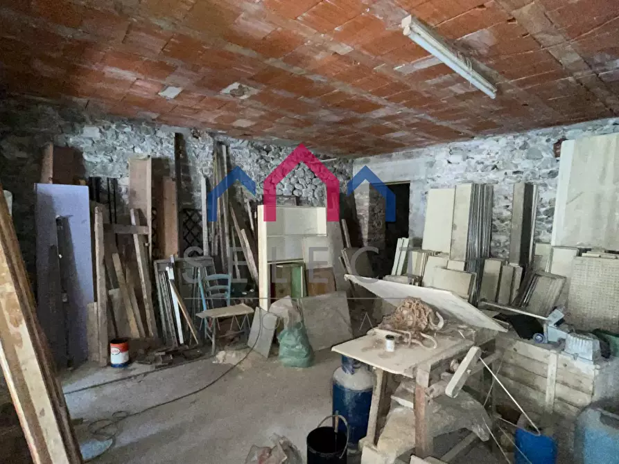 Immagine 24 di Palazzo in vendita  a Borgo A Mozzano