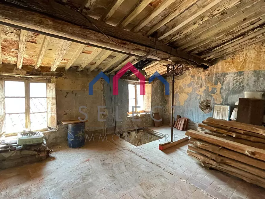 Immagine 67 di Palazzo in vendita  a Borgo A Mozzano