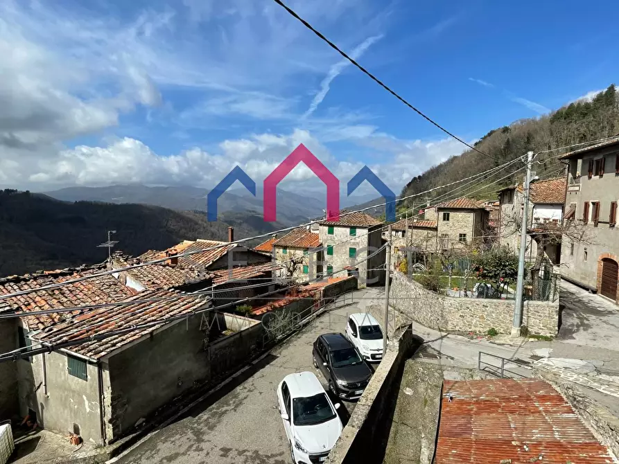 Immagine 3 di Terratetto in vendita  a Bagni Di Lucca