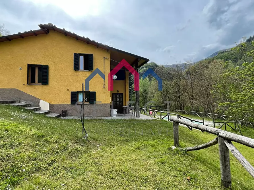 Immagine 31 di Agriturismo in vendita  a Gallicano