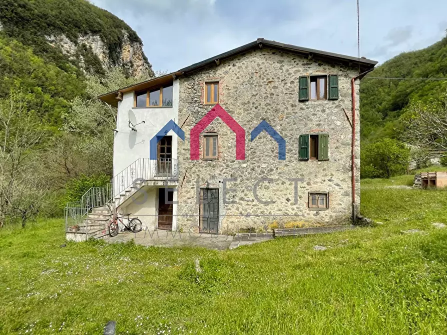 Immagine 16 di Agriturismo in vendita  a Gallicano