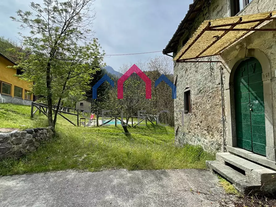 Immagine 8 di Agriturismo in vendita  a Gallicano