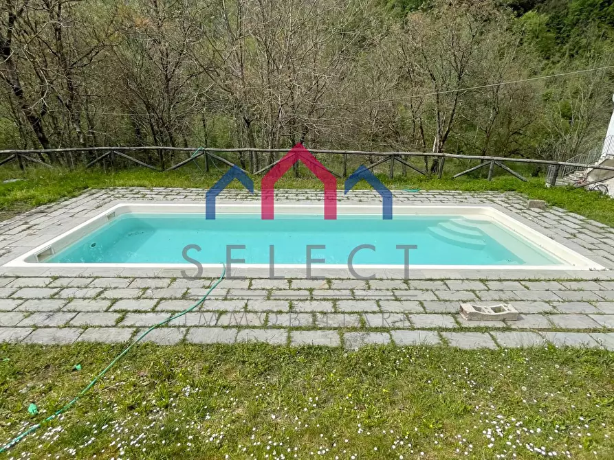 Immagine 35 di Agriturismo in vendita  a Gallicano