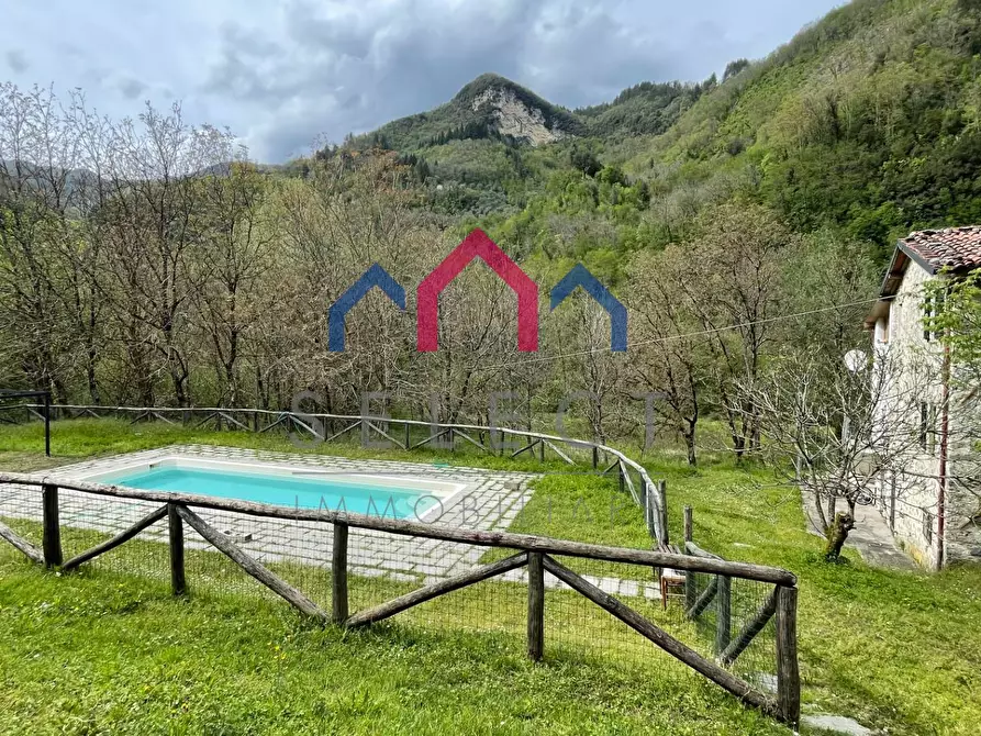 Immagine 48 di Agriturismo in vendita  a Gallicano