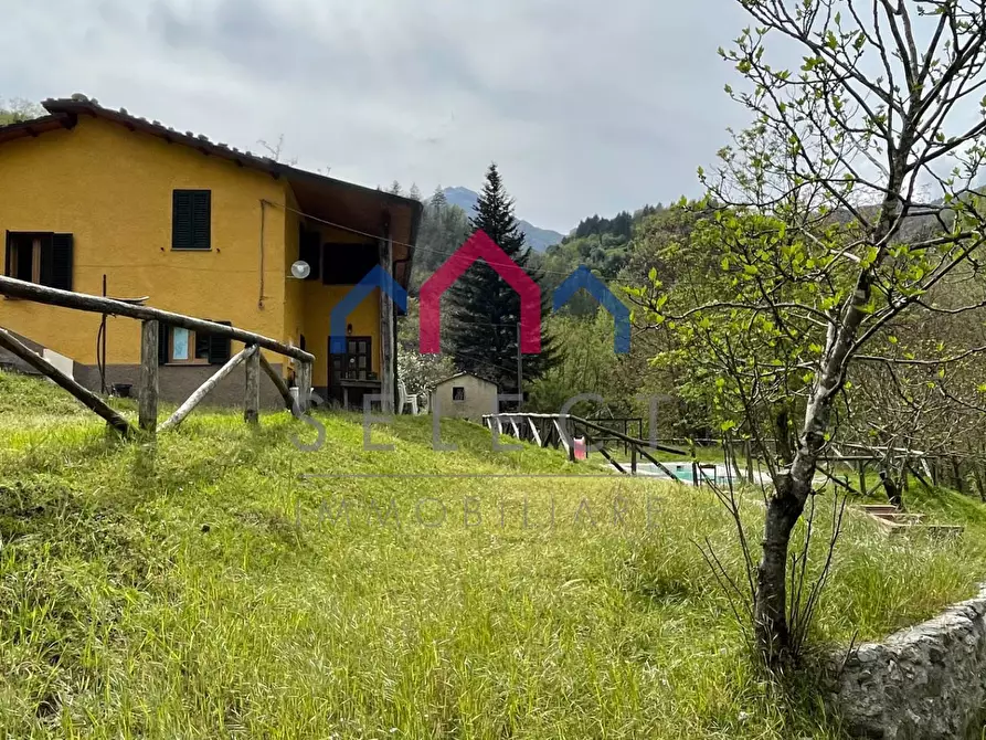 Immagine 7 di Agriturismo in vendita  a Gallicano