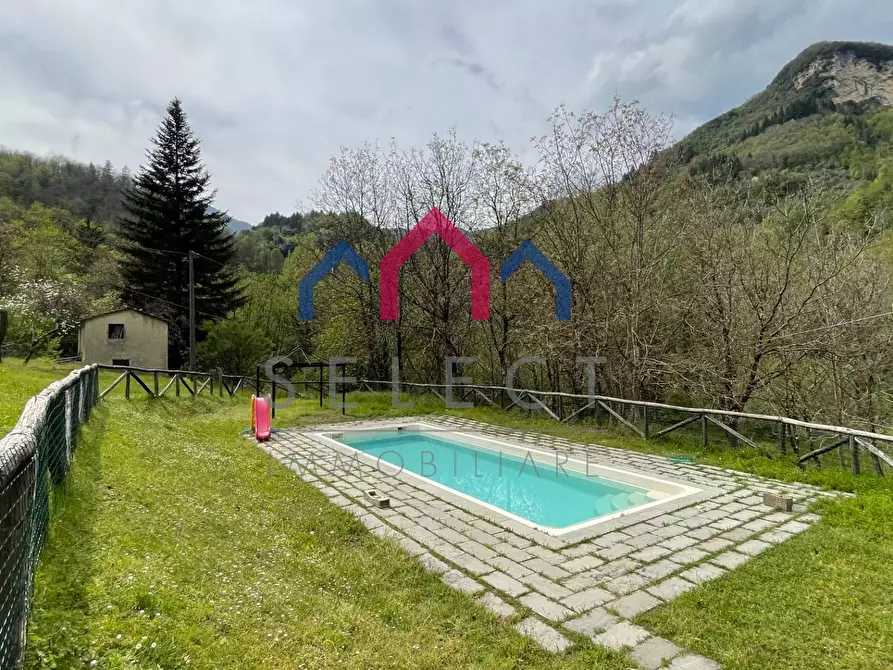 Immagine 38 di Agriturismo in vendita  a Gallicano