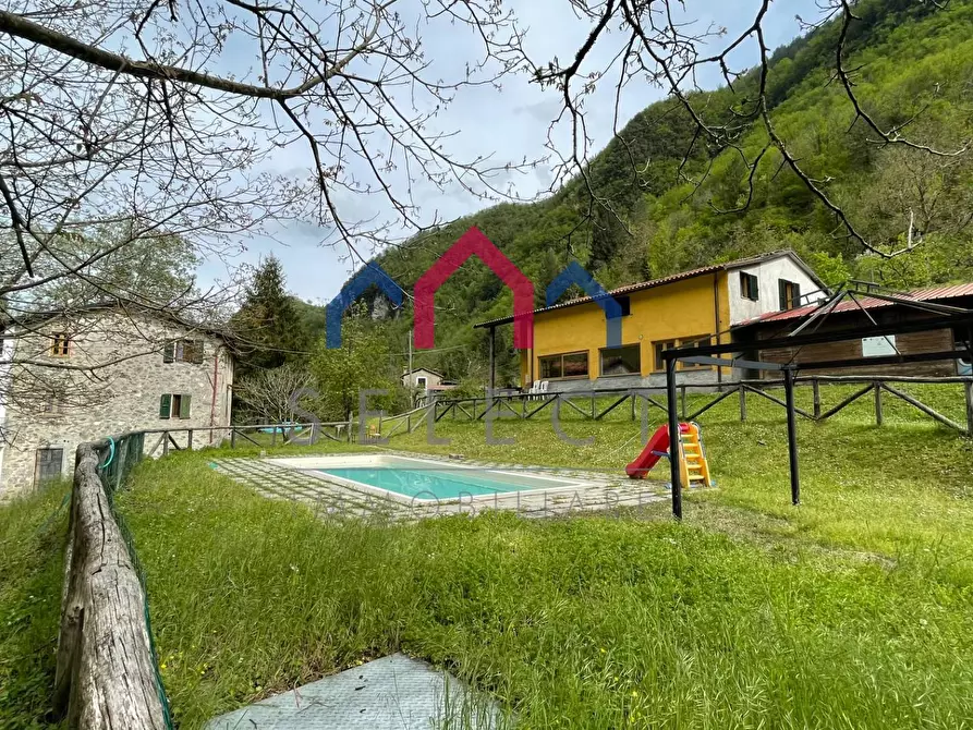 Immagine 19 di Agriturismo in vendita  a Gallicano
