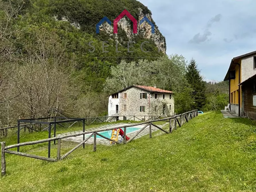Immagine 23 di Agriturismo in vendita  a Gallicano