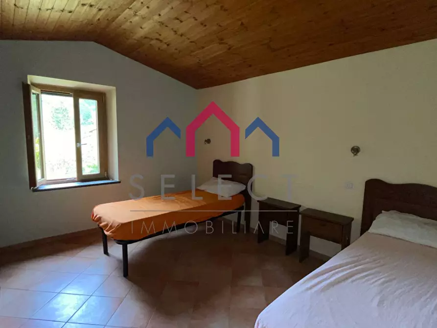 Immagine 56 di Agriturismo in vendita  a Gallicano