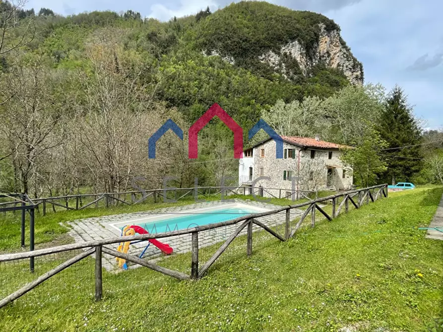 Immagine 24 di Agriturismo in vendita  a Gallicano