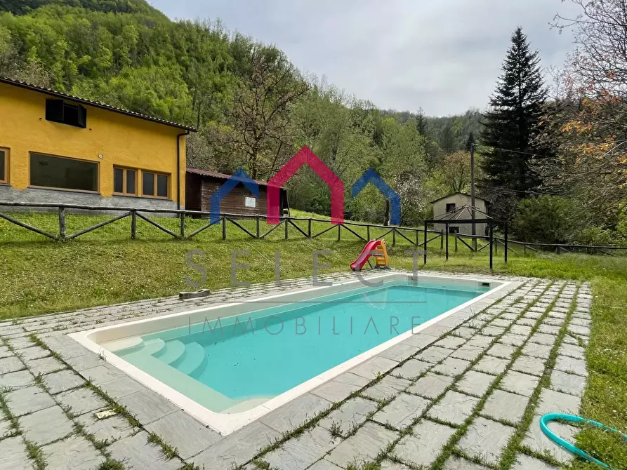 Immagine 43 di Agriturismo in vendita  a Gallicano