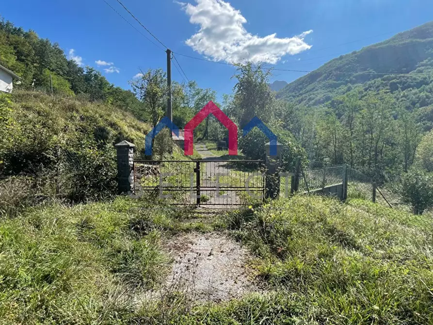 Immagine 12 di Rustico / casale in vendita  a Minucciano