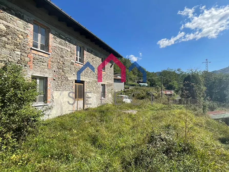 Immagine 51 di Rustico / casale in vendita  a Minucciano