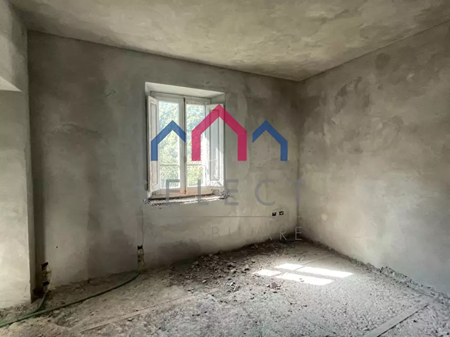 Immagine 41 di Rustico / casale in vendita  a Minucciano