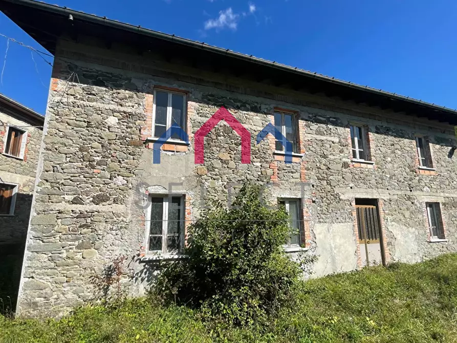 Immagine 50 di Rustico / casale in vendita  a Minucciano