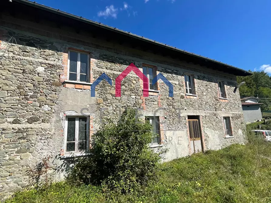 Immagine 48 di Rustico / casale in vendita  a Minucciano