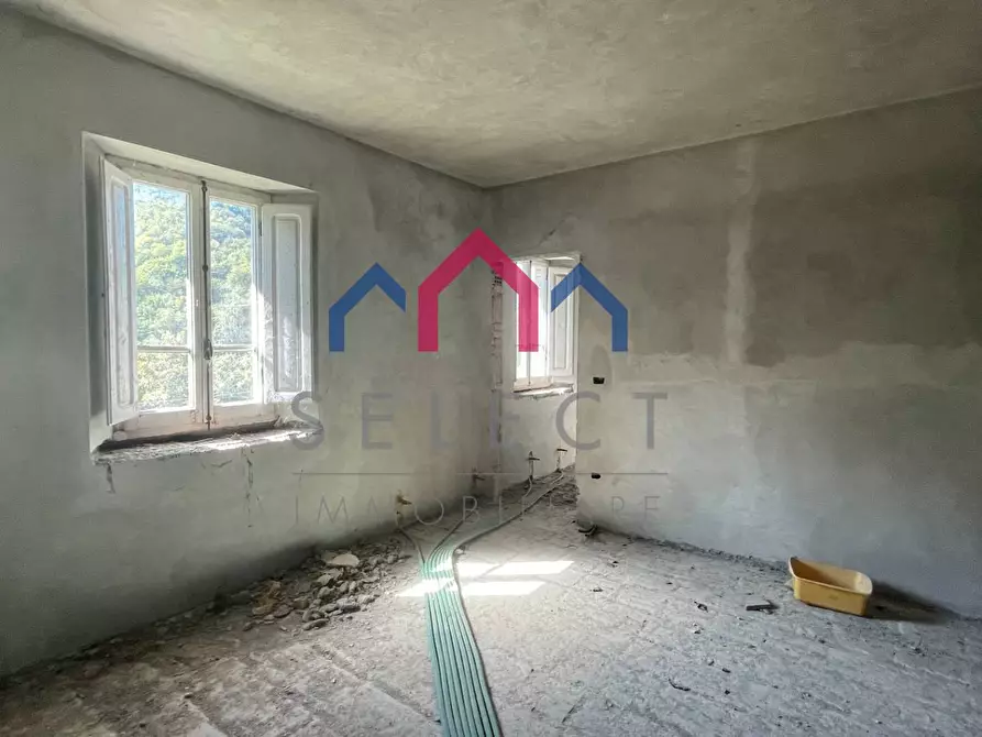 Immagine 30 di Rustico / casale in vendita  a Minucciano