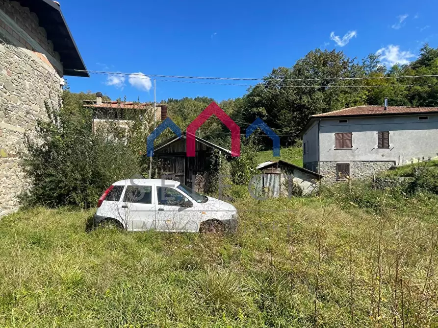 Immagine 8 di Rustico / casale in vendita  a Minucciano